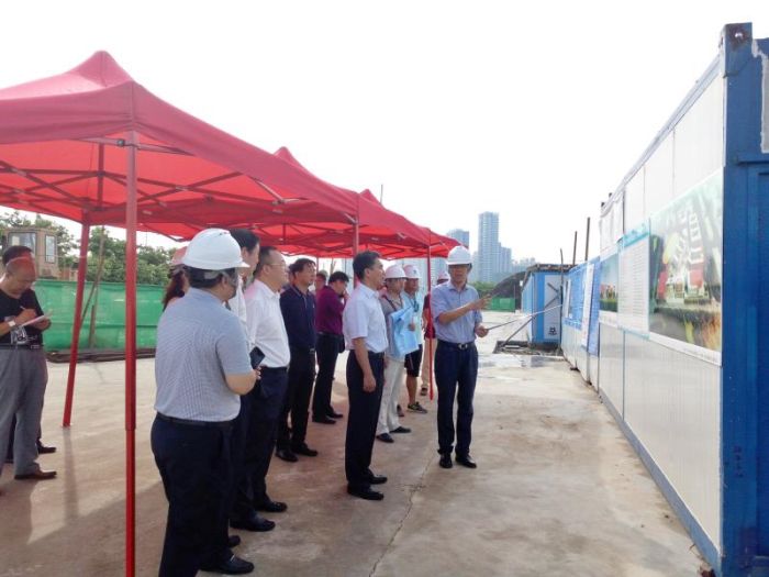 1505354873103306.jpg 王书记莅临项目现场指导事情.jpg