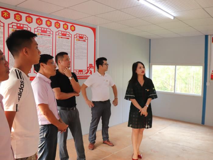 3���е�Ա�˶������������� ��� ��700.jpg