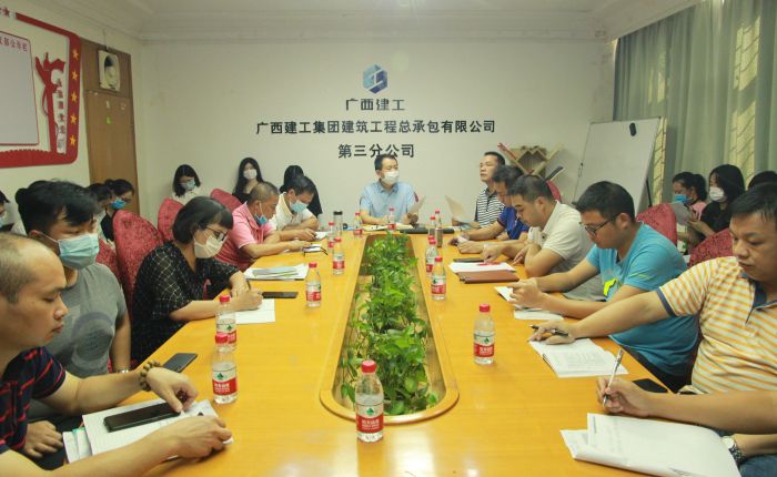 �ۻ��ֳ������������˲ӱ� ��.jpg