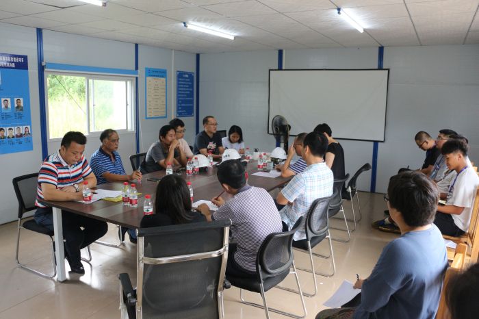 41�ۻ��ֳ��������������� ��.jpg