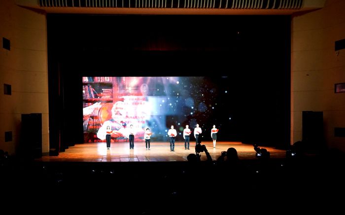 59�����ݳ�����������л΢�� ��.jpg