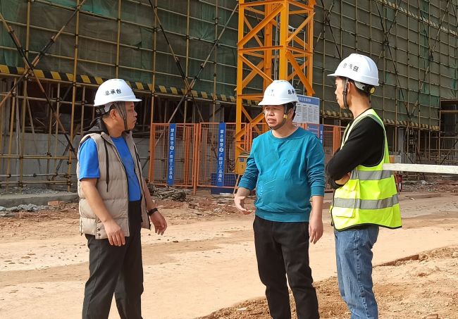 13�����ֳ������������ޱ ��.jpg