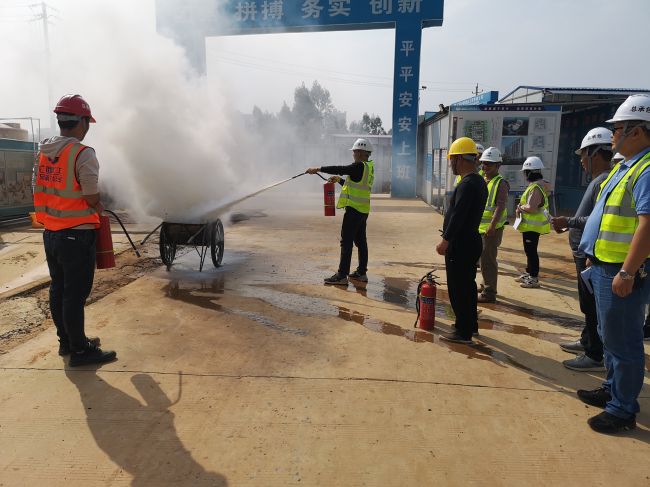 6.1  �����¹ʾ�Ԯ�����ֳ����������齭 ��.jpg